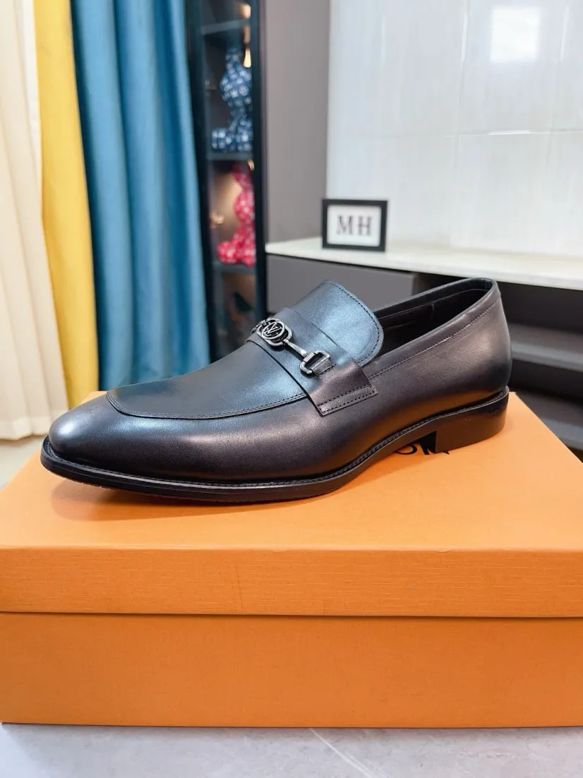 Men's men's shoes 💰500🌸🌸 [Louis Vuitton (LV)] High-end business formal leather shoes 🍀 luxurious and elegant style, both practicality and style, professional focus on details and quality, counter original 1⃣️: 1⃣️ ultra-accurate reproduction 👍🏻! Material: The upper is made of imported original calfskin➕imported Italian cowhide leather. Original anti-slip and wear-resistant outsole! Code number: 38--44 (45 customized)